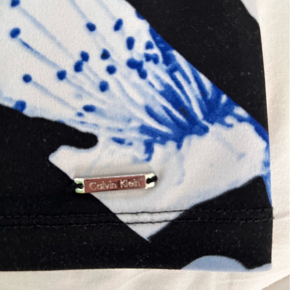 Calvin Klein Black and Blue Floral Print Top Size L - Picture 6 of 6